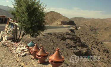 Breathtaking view of the Atlas Mountains during a day trip from Marrakech to Ouarzazate